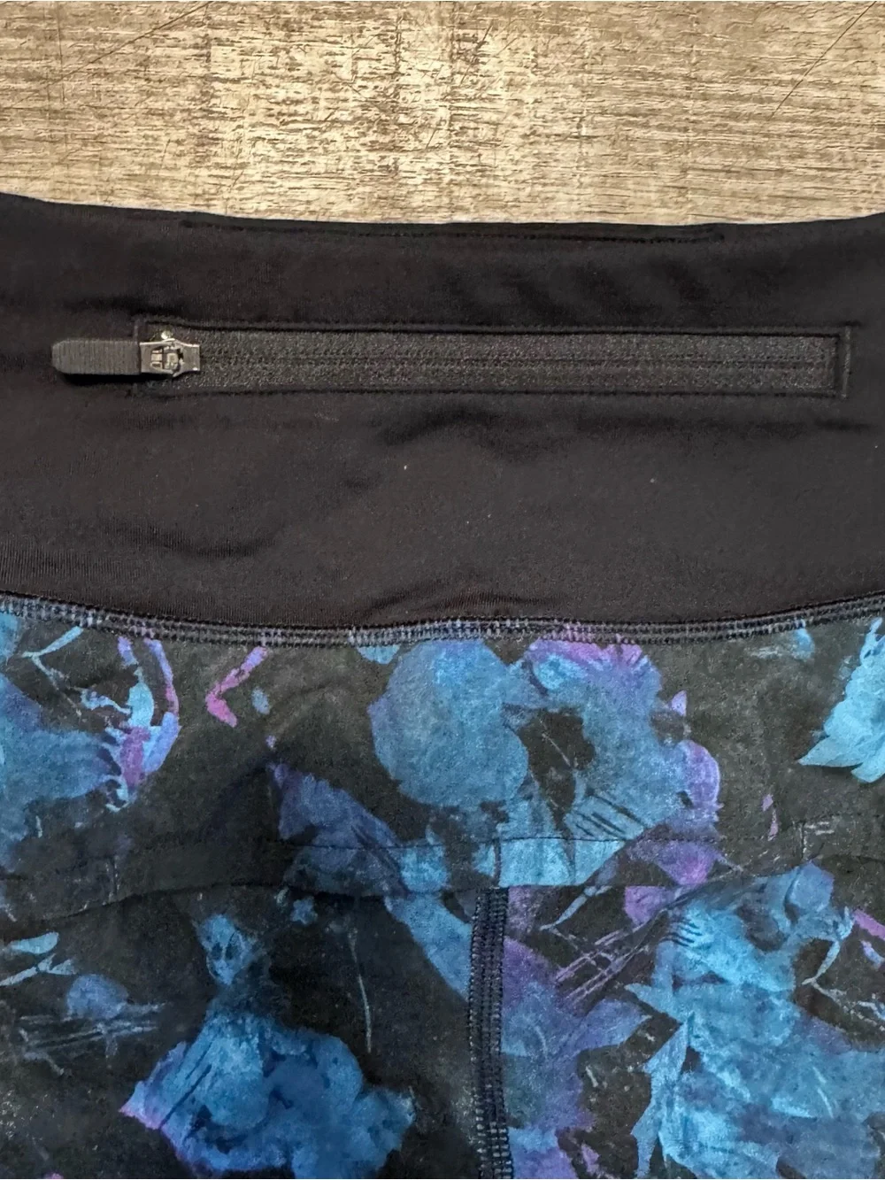 Lululemon Speed Up Shorts Floral Shift Blue/Black Multi Womens Sz. 4 Tall